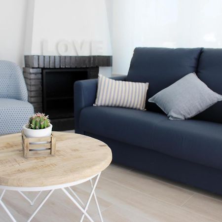 Villa La Costa - 3 Apartamentos Turisticos 罗萨斯 外观 照片